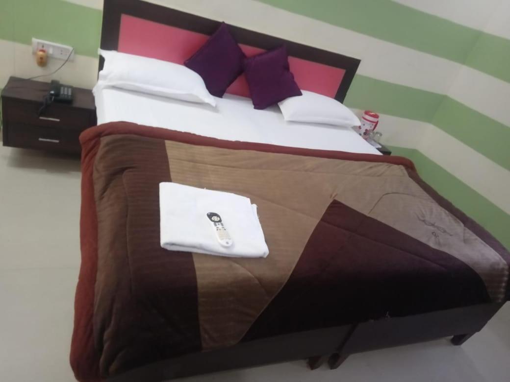 Hotel Siddharth By Wb Economy Jaunpur Esterno foto